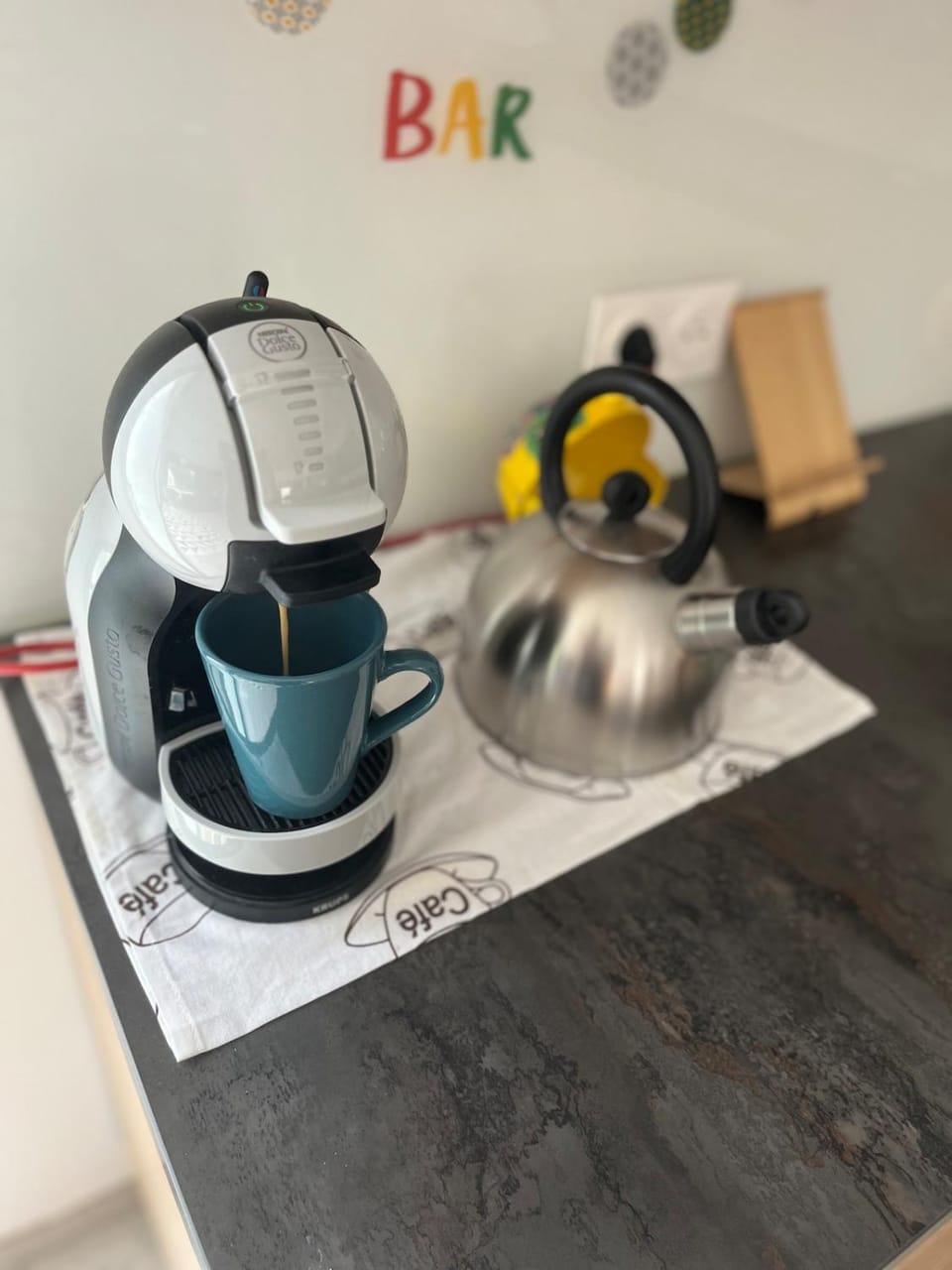Coffee/tea facilities, Kitchen or kitchenette