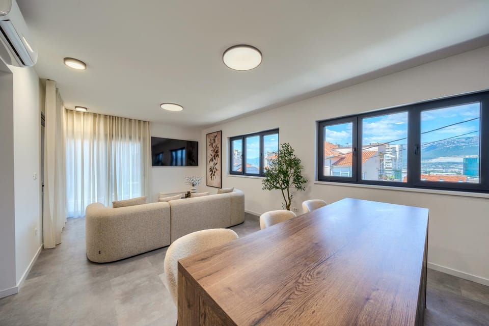 2OLIVES Split Apartment in Split
