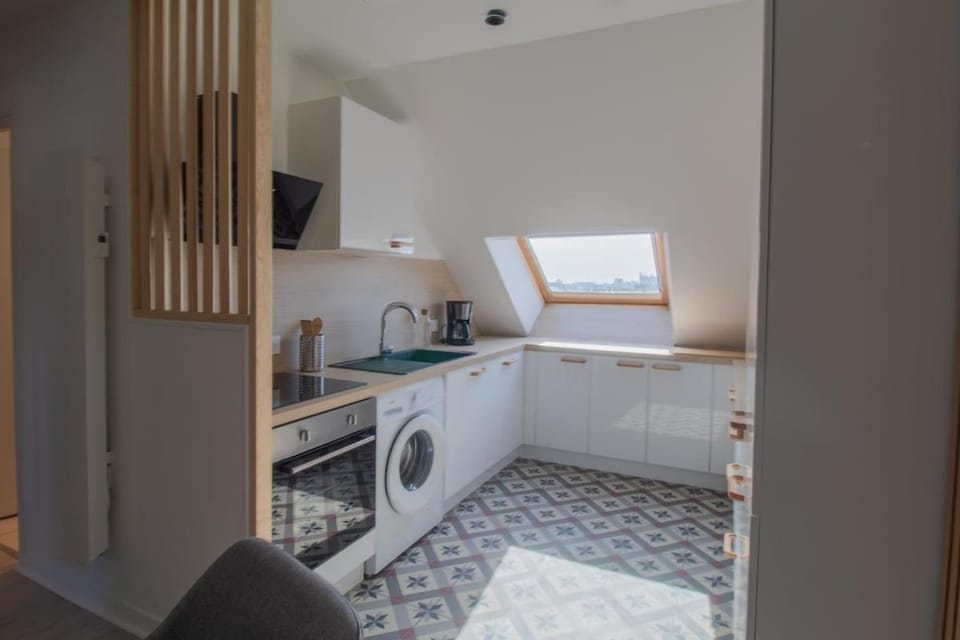 Le petit République city center bright quiet Apartment in Saint-Nazaire