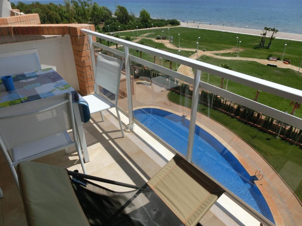 Balcony/Terrace, Pool view, Sea view