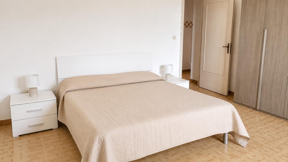 Bed, Photo of the whole room, Bedroom, wardrobe
