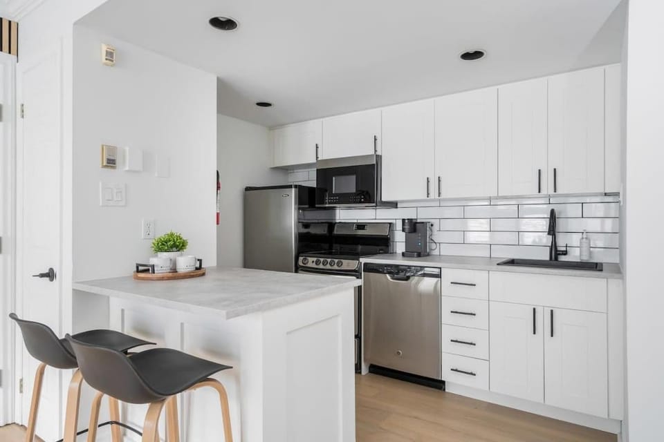 Nordic Nook - Hot Tub & Shuttle with Patio Apartment in Grey Highlands