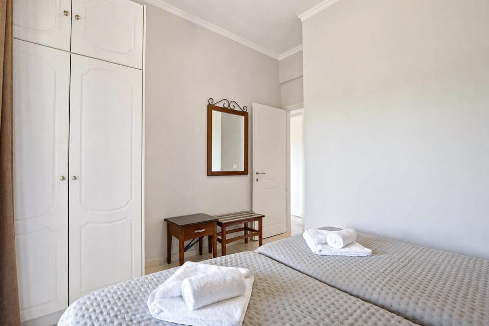 Bed, Photo of the whole room, Bedroom, towels, wardrobe