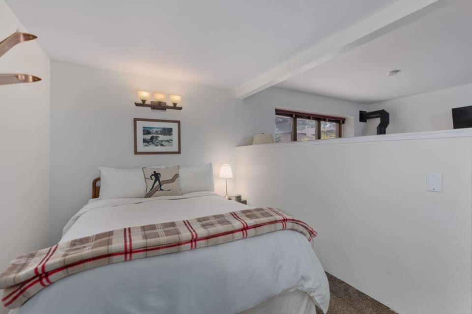Pet Friendly Studio in Prime Village Location! Apartment in Mammoth Lakes