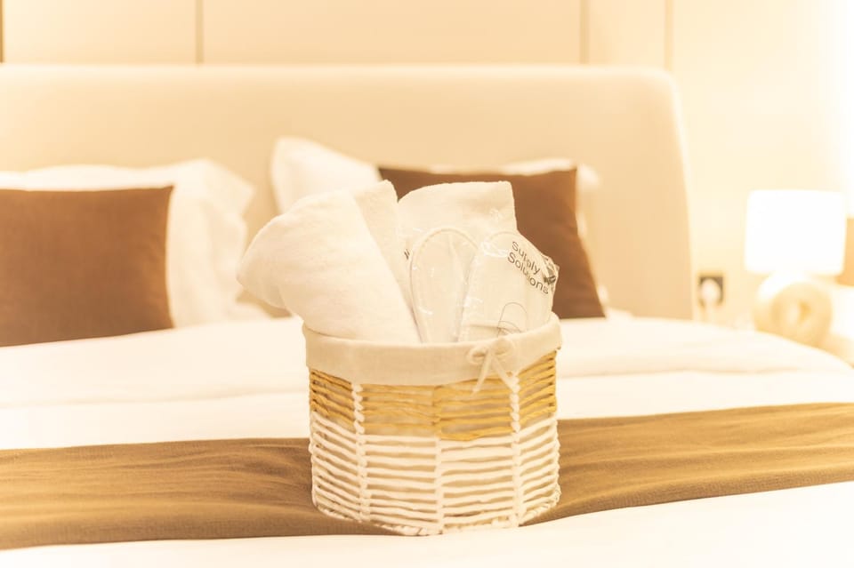 Luxury Studio King Abdulaziz Road Self Check-In Apartment in Jeddah