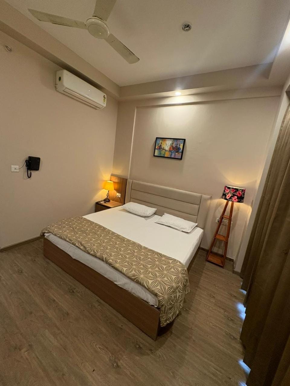 theopalstays omaxe ITC Apartment in Uttar Pradesh