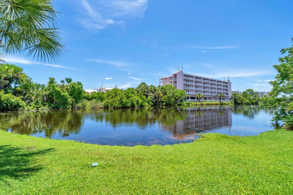 Gulf Highlands 108 - Gulf Breeze Getaway House in Long Beach