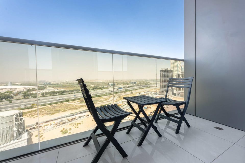 Sandwell's Luxury Apartment - StayShort - Studio in Dubai Land that sleeps 2 close to Global Village Apartment in Dubai