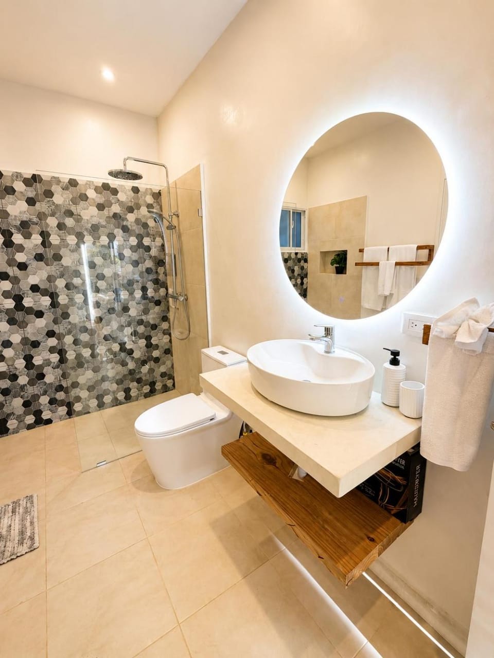 Romantic Oasis Las Terrenas King Bed and Pool View Apartment in Las Terrenas