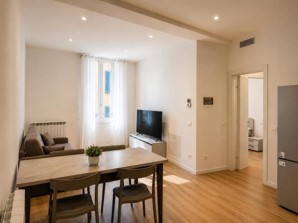 Communal lounge/ TV room, TV and multimedia, Kitchen or kitchenette, Living room, Seating area, Dining area