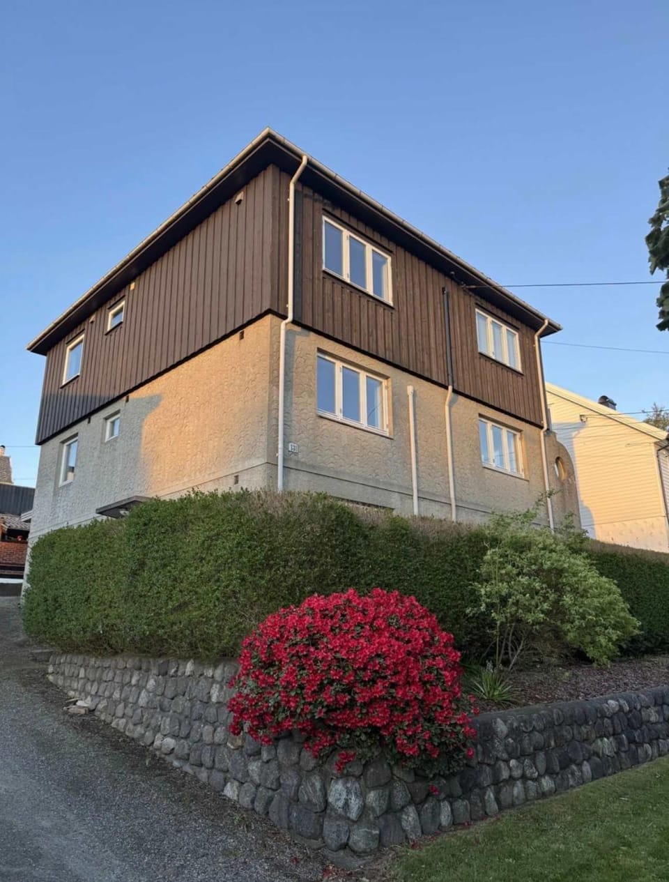 Property building, Day