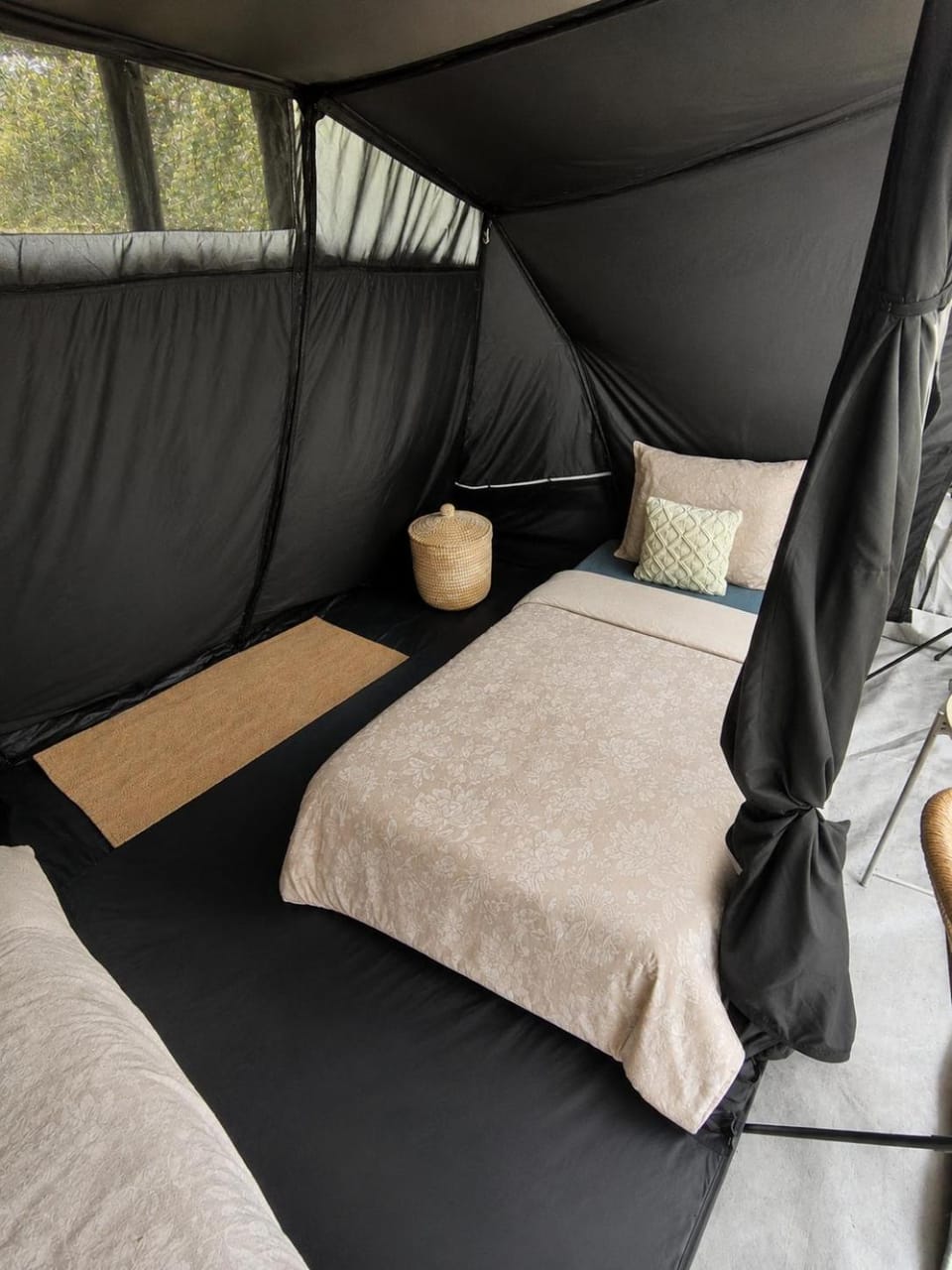 Glamping Nature & Évasion - accès JACUZZI ET SAUNA à Boulogne-sur-Mer Luxury tent in Hauts-de-France