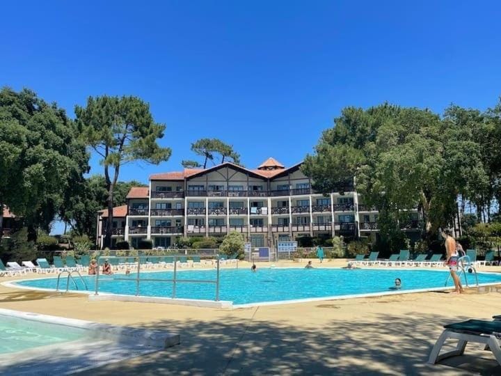 Appart sans vis à vis, piscine, prés du golf et de l'océan Apartment in Moliets-et-Maa
