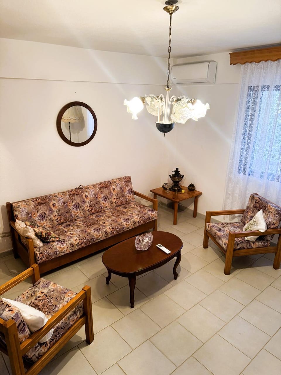 Living room, Seating area, air conditioner