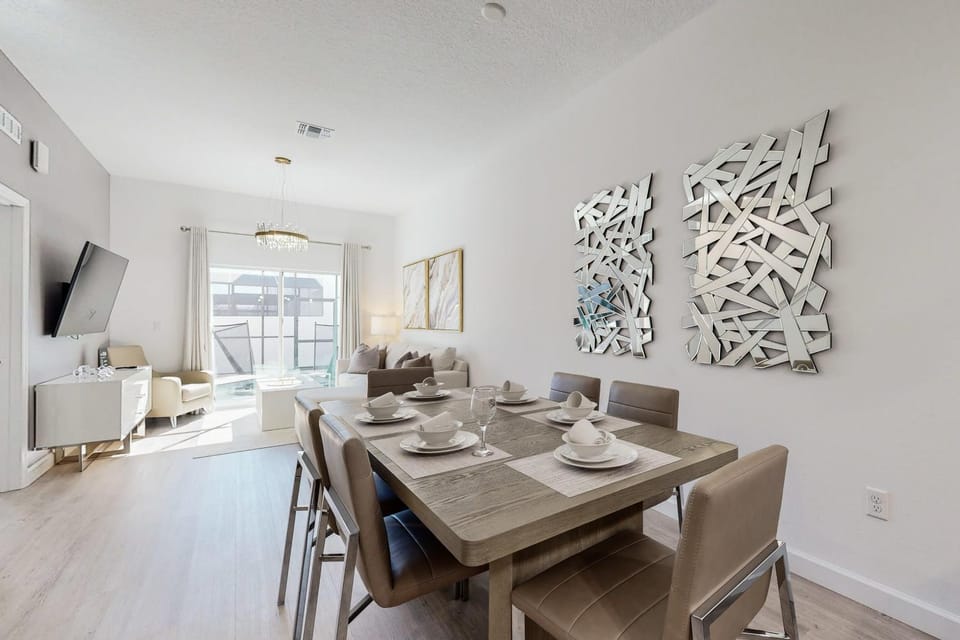 TV and multimedia, Seating area, Dining area