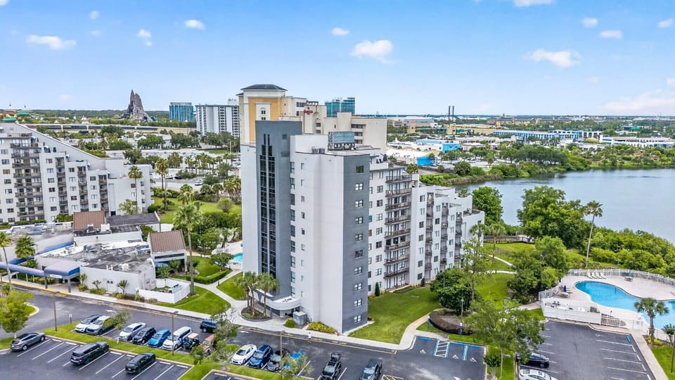 Property building, Day, Bird's eye view, Pool view, Parking