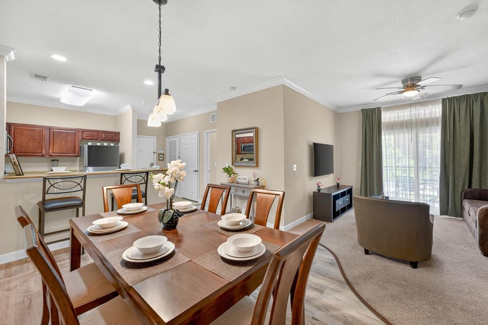 Kitchen or kitchenette, Seating area, Dining area, kitchen