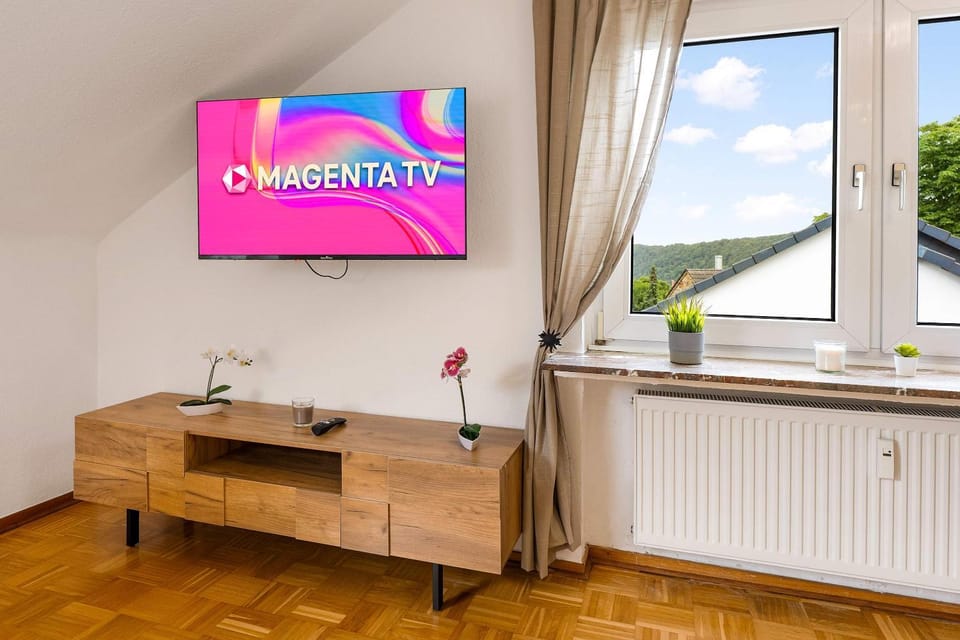 TV and multimedia, Evening entertainment, Mountain view