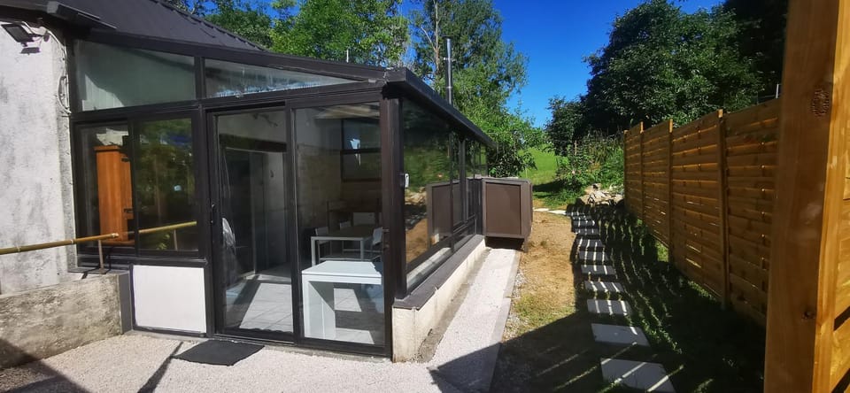 Cocon lumineux avec jardin au pied des Pyrénées House in Nouvelle-Aquitaine