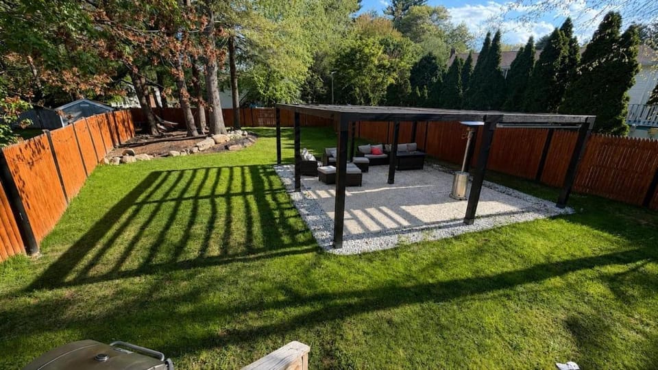 Family Friendly Modern Escape Close to Boston! House in Massachusetts