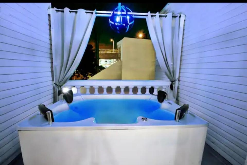 Hot Tub, Balcony/Terrace