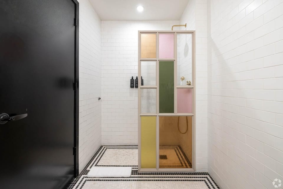 Freeman 1203 by Rove Travel - Studio with Shared Amenities House in East Village