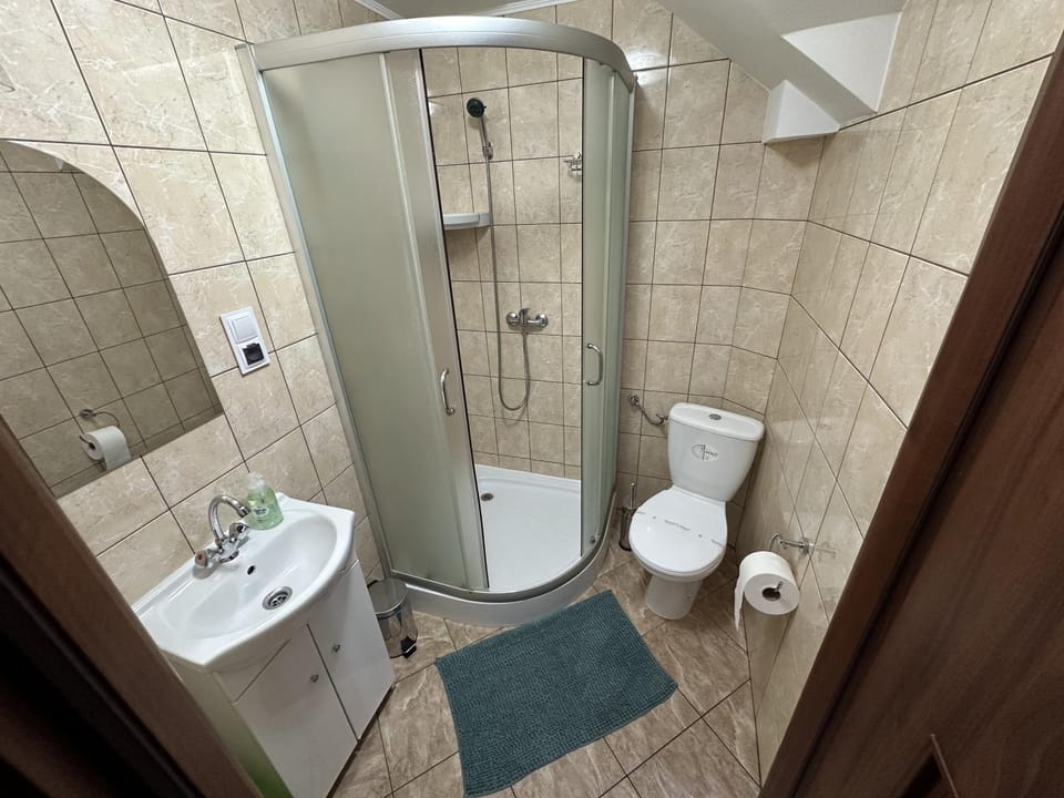 Shower, Toilet, Bathroom, Balcony/Terrace, towels