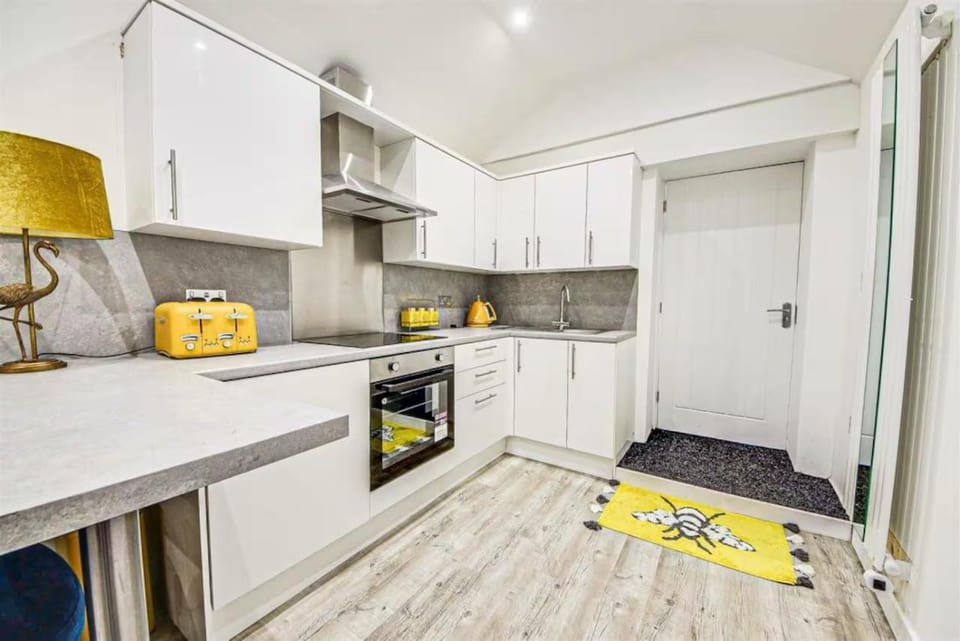 The Retreat at Clovelly Apartment in Southport