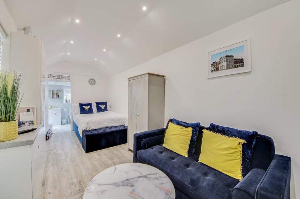 The Retreat at Clovelly Apartment in Southport