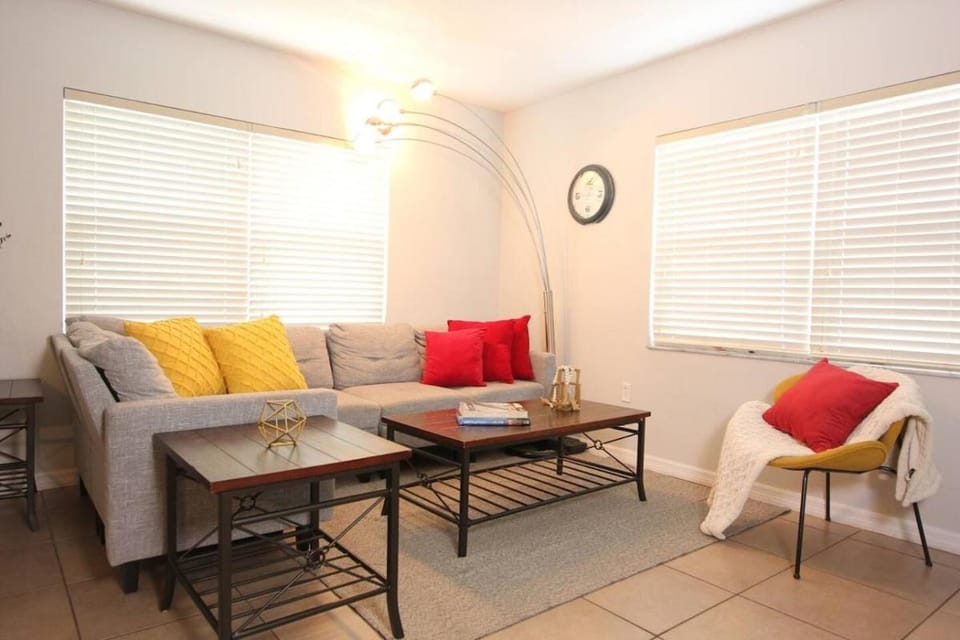 Nordic Urban Oasis Workspace Near Downtown Beach House in Sarasota