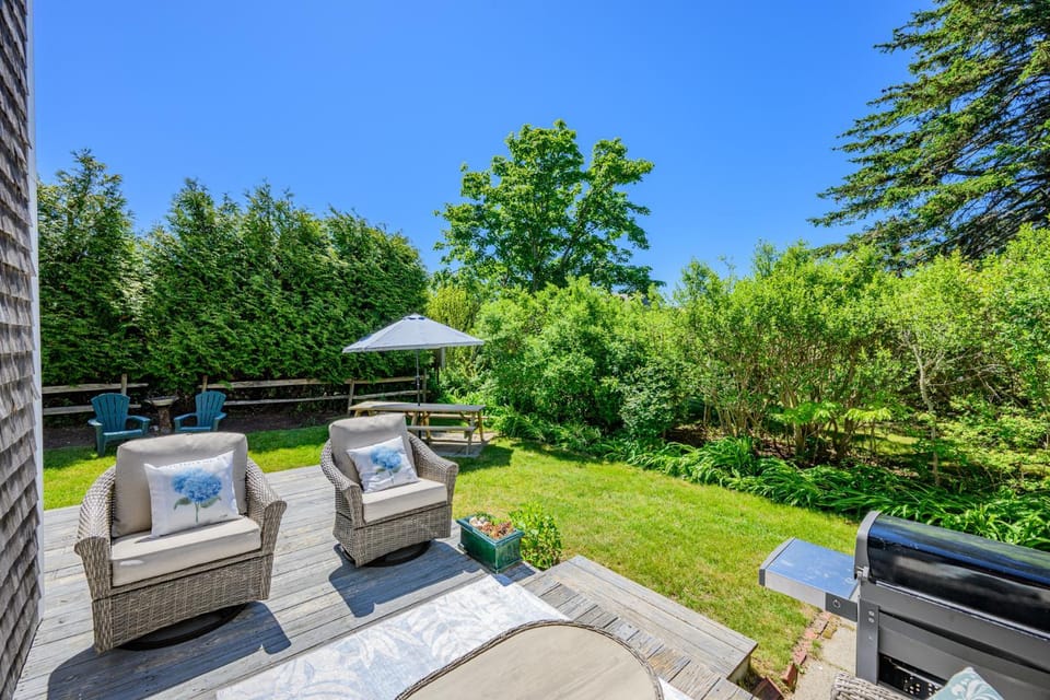 Cape Cod Cottage near Beaches & Downtown House in Chatham