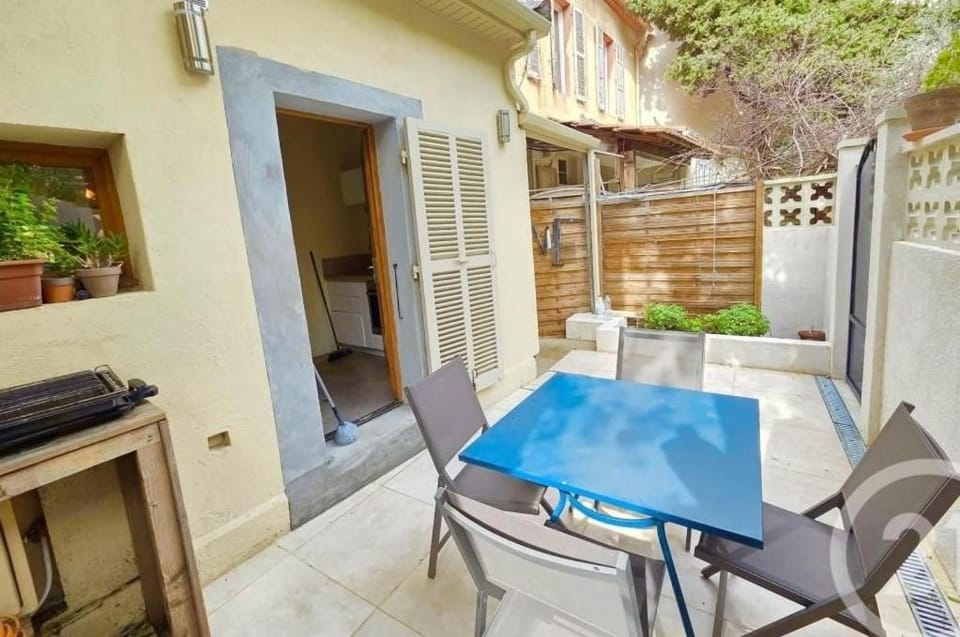 T2 cosy avec jardin, piscine & parking privatif Apartment in Toulon