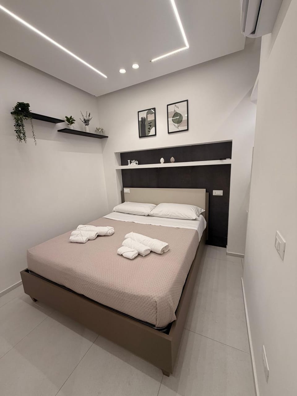 Living room, Bedroom