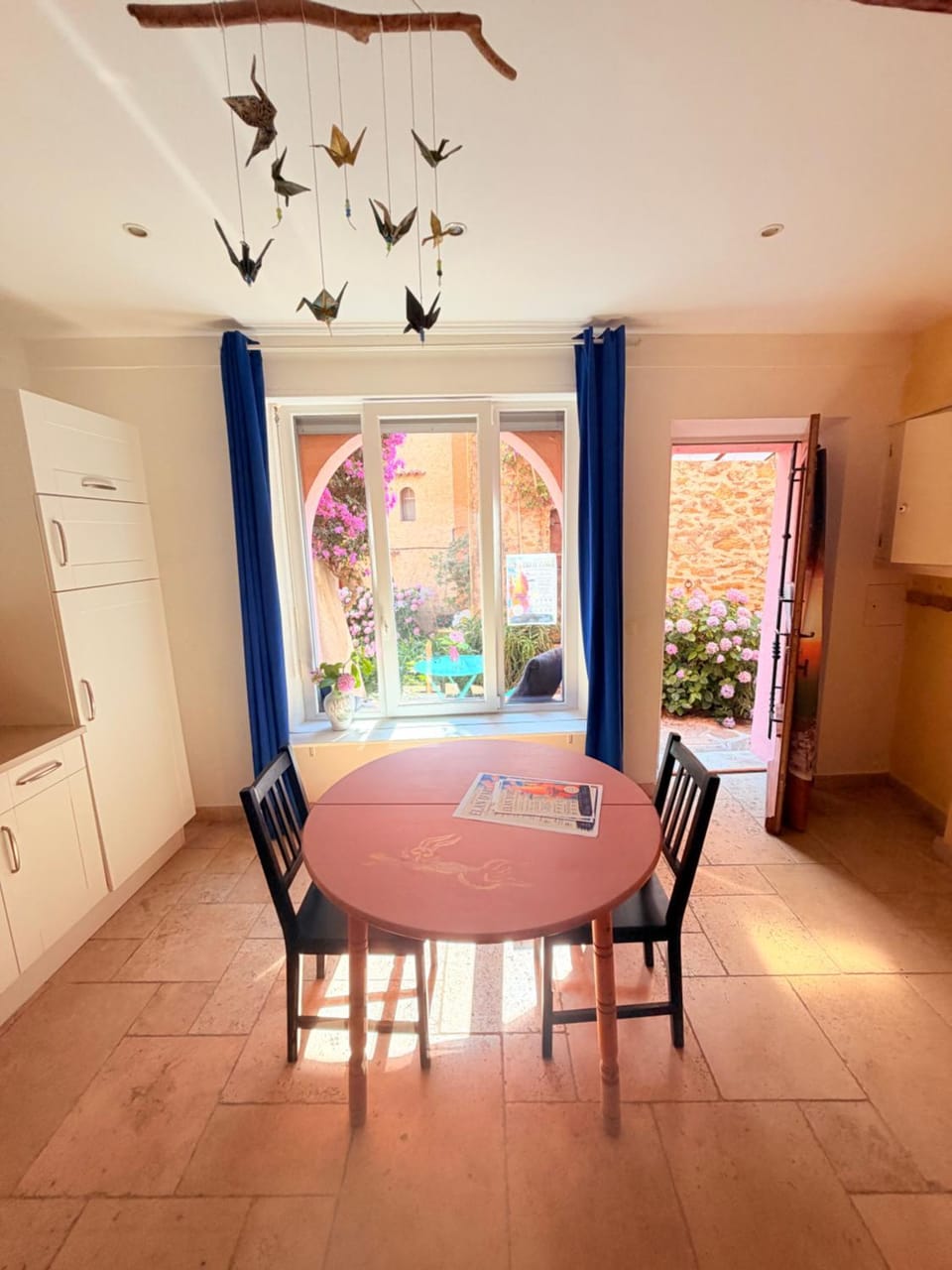 Bormes center 75 m2 artistic stay 2 to 4 people Apartment in Bormes-les-Mimosas