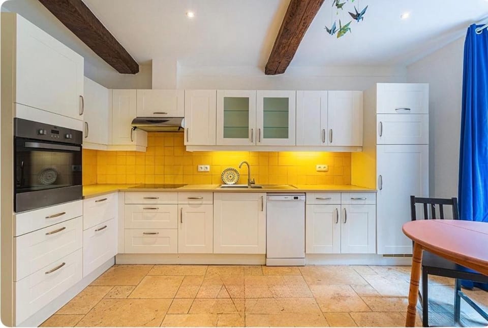Kitchen or kitchenette, Dining area, dishwasher, oven, stove