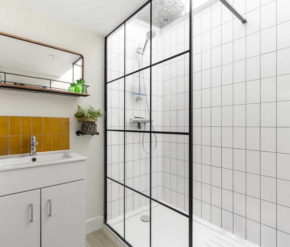 Rheantyre - London maisonette Apartment in London Borough of Islington