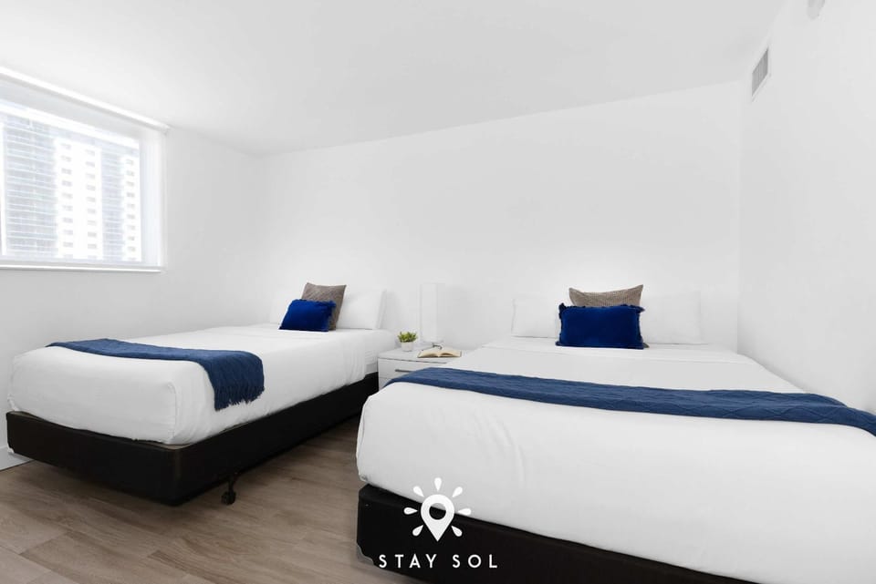 Coastal Comfort 2BR Retreat Balcony Space Apartment in Sunny Isles Beach