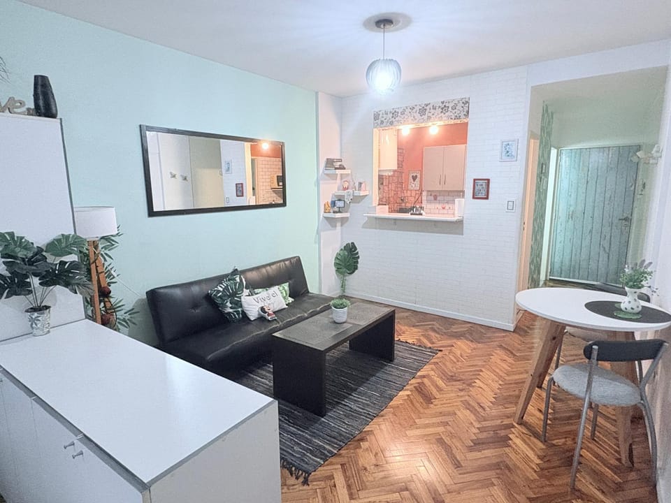 Living room, Seating area, Diving