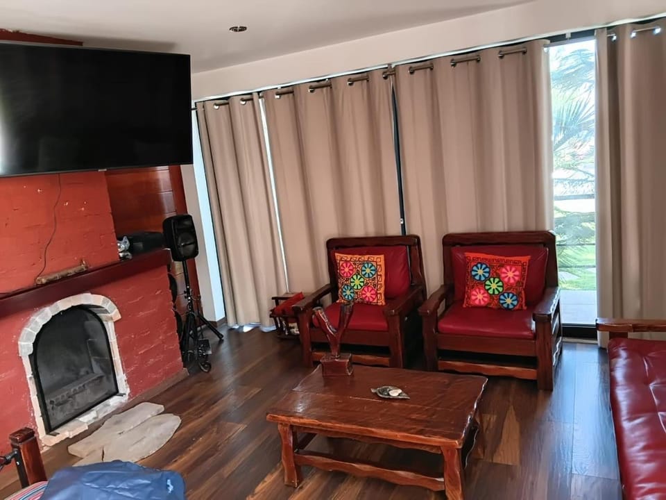 Communal lounge/ TV room