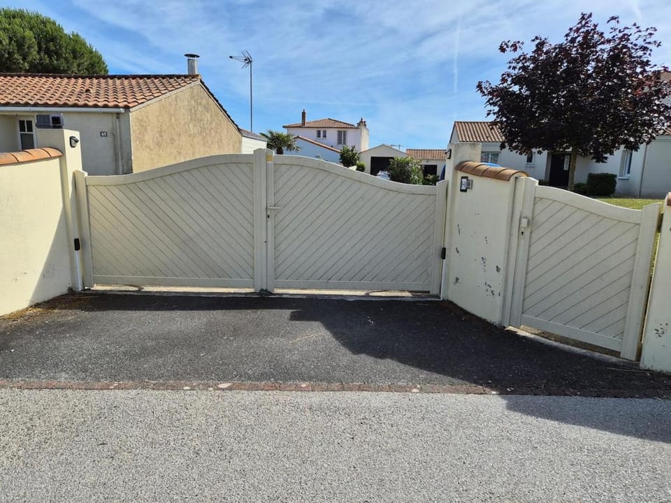 Belle villa avec piscine à deux pas de la mer Villa in Talmont-Saint-Hilaire