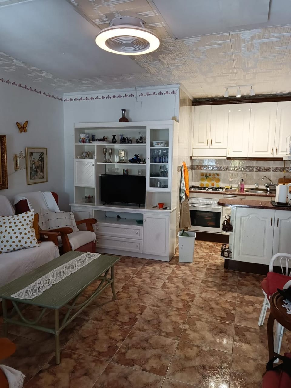 Kitchen or kitchenette, Living room