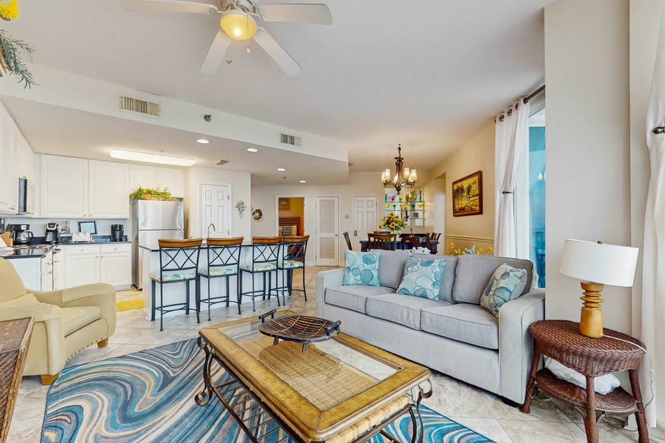 Gulf-Front Condo w Great Balcony Ocean View AC & Shared Pools Hot Tubs & Gym House in Gulf Shores