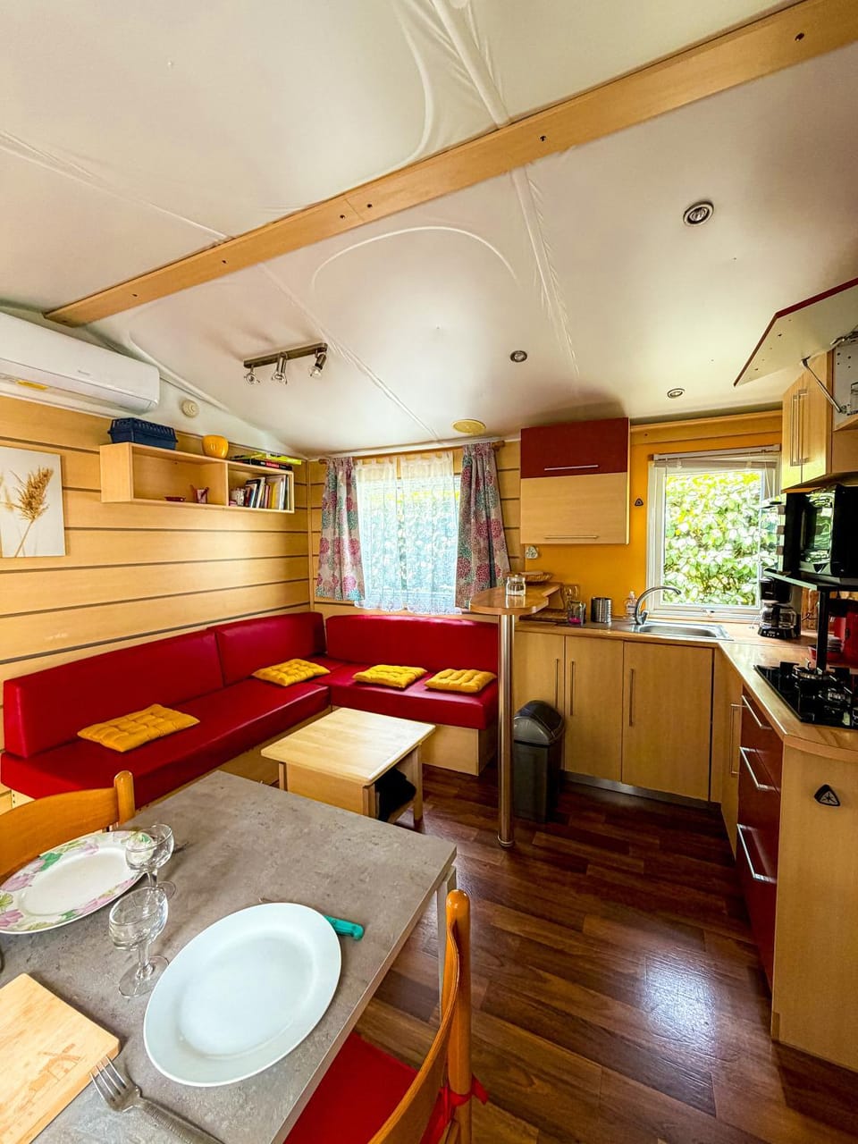 Living room, Lounge or bar