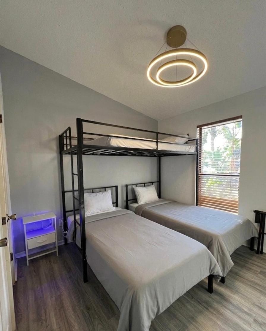 Smart Resort Retreat Condo near Branson and Silver Dollar City Resort in Table Rock Lake