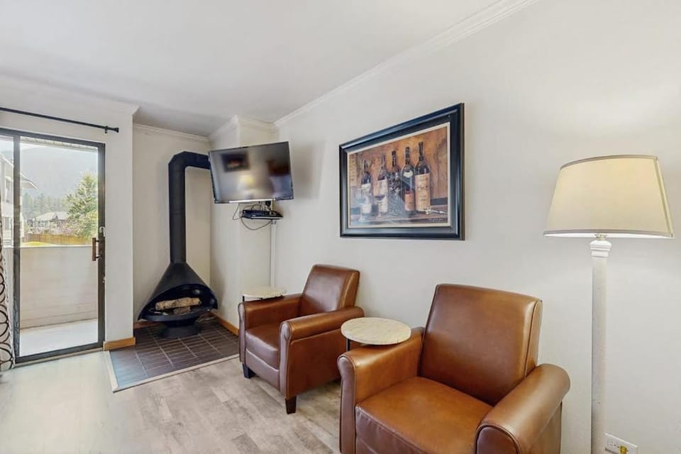 Your next big mountain escape awaits at this Lakeland Village deluxe studio Apartment in South Lake Tahoe