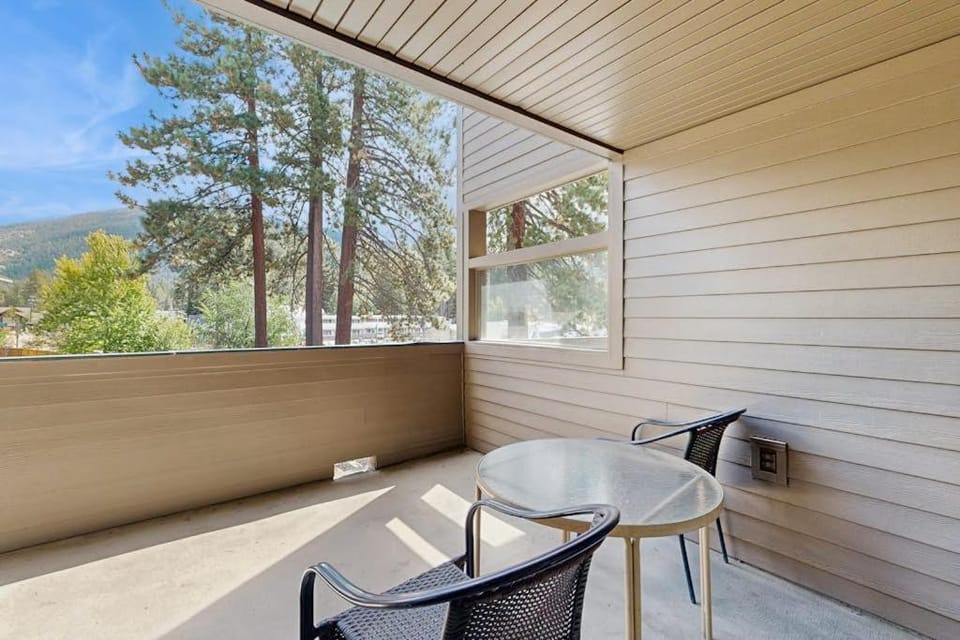 Ski in the winter swim in the summer- Lake Tahoe is the perfect trip year round House in South Lake Tahoe