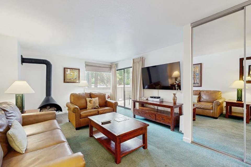Ski in the winter swim in the summer- Lake Tahoe is the perfect trip year round House in South Lake Tahoe
