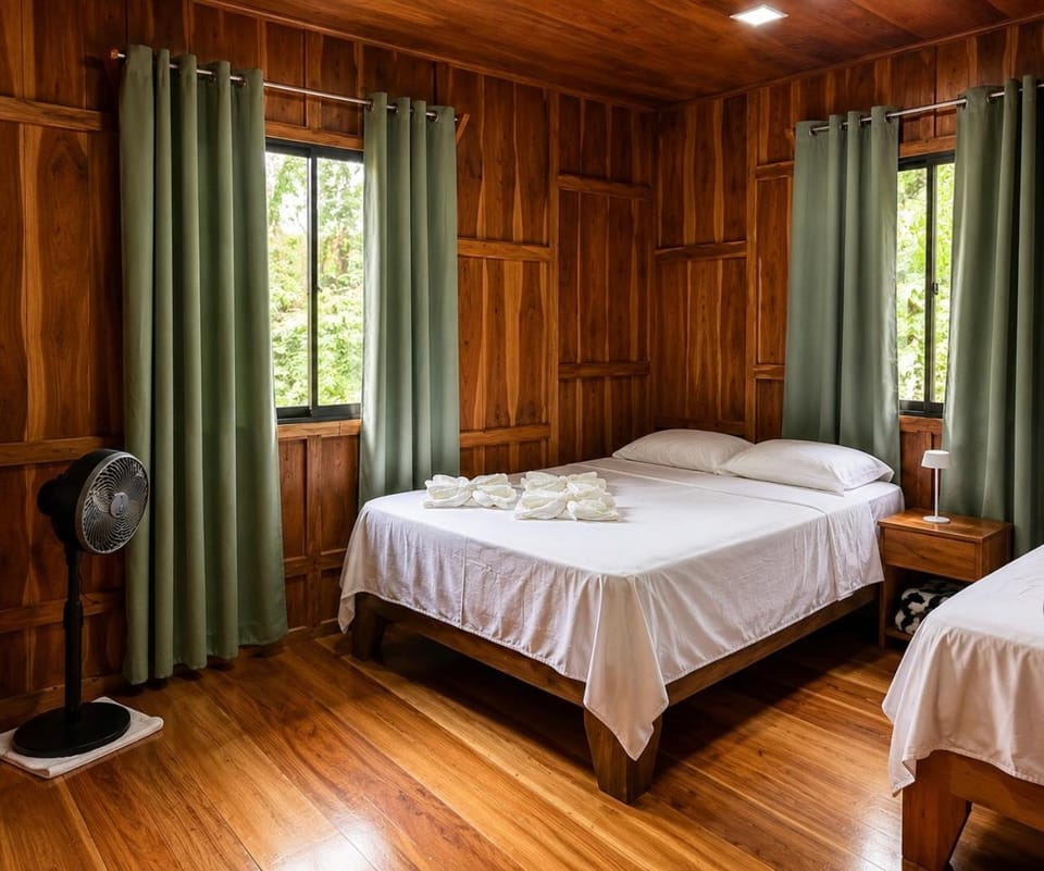 House Rio Celeste Paradise Bed and Breakfast in Alajuela Province
