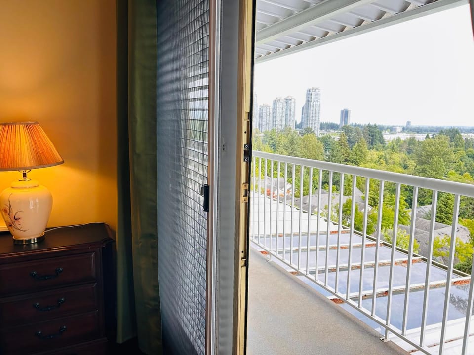 Sandy Cozy Home-Master Bedroom Vacation rental in Coquitlam