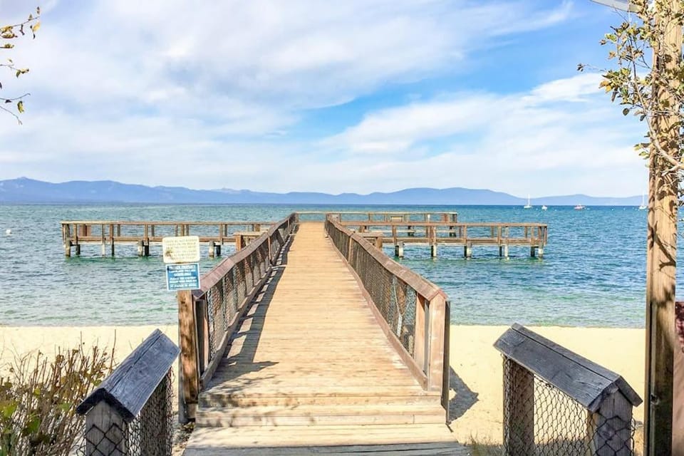 Beautiful Condo with private beach access & shared pools House in South Lake Tahoe